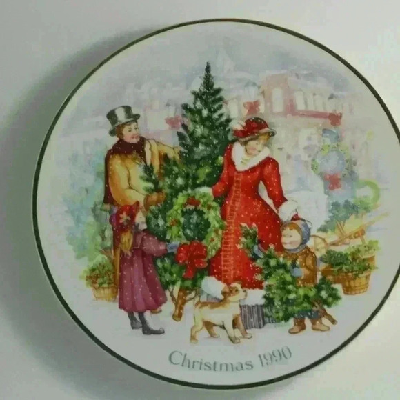 VINTAGE AVON COLLECTIBLE CHRISTMAS PLATE 1990 / PORCELAIN / TRIMMED IN 22K GOLD - Picture 5 of 5